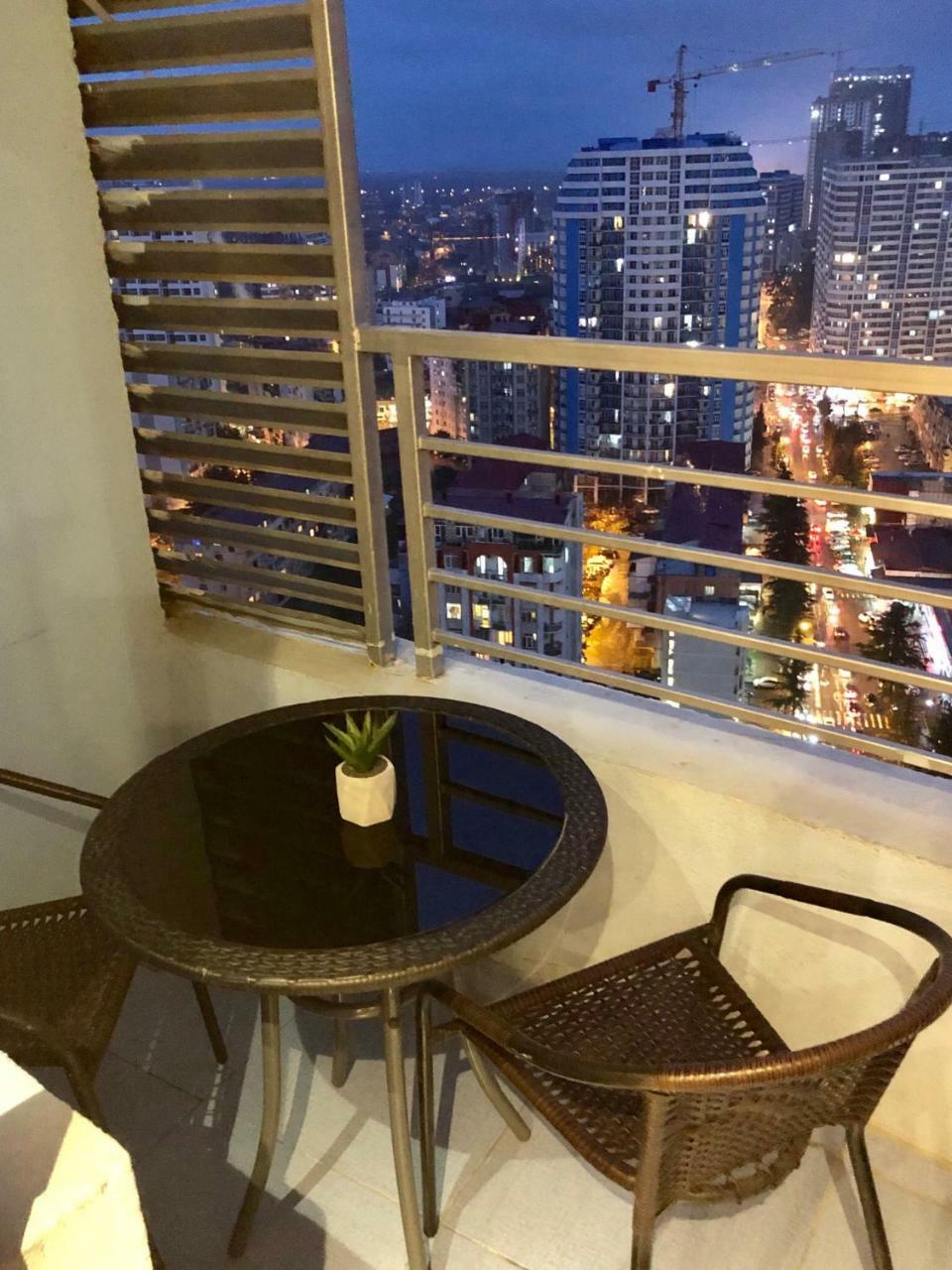 Cozy Bright Apartment With Amazing Sea View Batumi Esterno foto