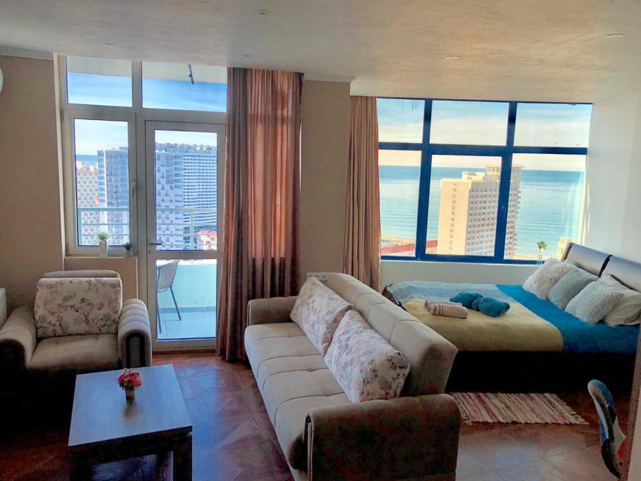 Cozy Bright Apartment With Amazing Sea View Batumi Esterno foto