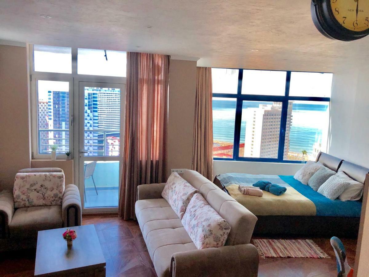 Cozy Bright Apartment With Amazing Sea View Batumi Esterno foto
